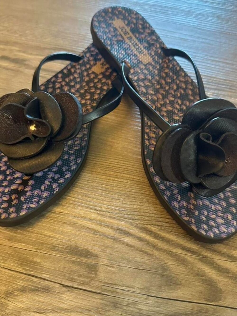 Vintage Y2K Joe Boxer floral flip flop sandals.